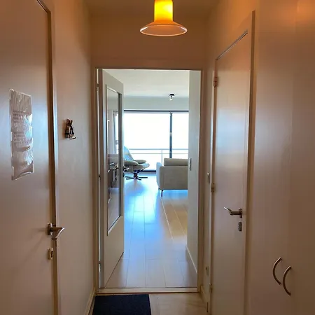 In With Stunning Sea Views, Cleaning Included Lägenhet