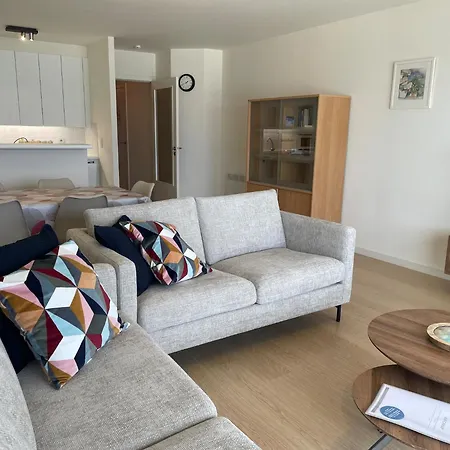 In With Stunning Sea Views, Cleaning Included Lägenhet *