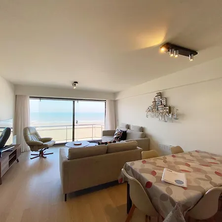 In With Stunning Sea Views, Cleaning Included Lägenhet Nieuwpoort